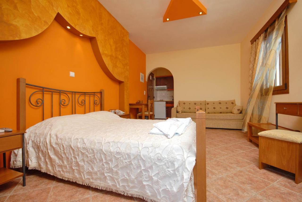 Golden Sun Hotel Stelida  Bilik gambar